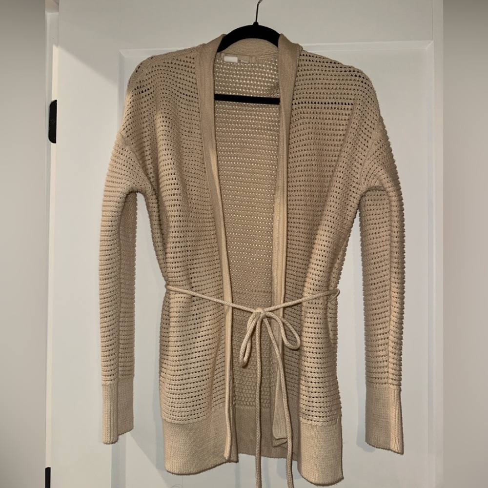 Women’s Gap sweater cardigan tie